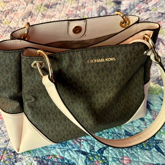 Michael Kors Blush color shoulder bag - Picture 6 of 9